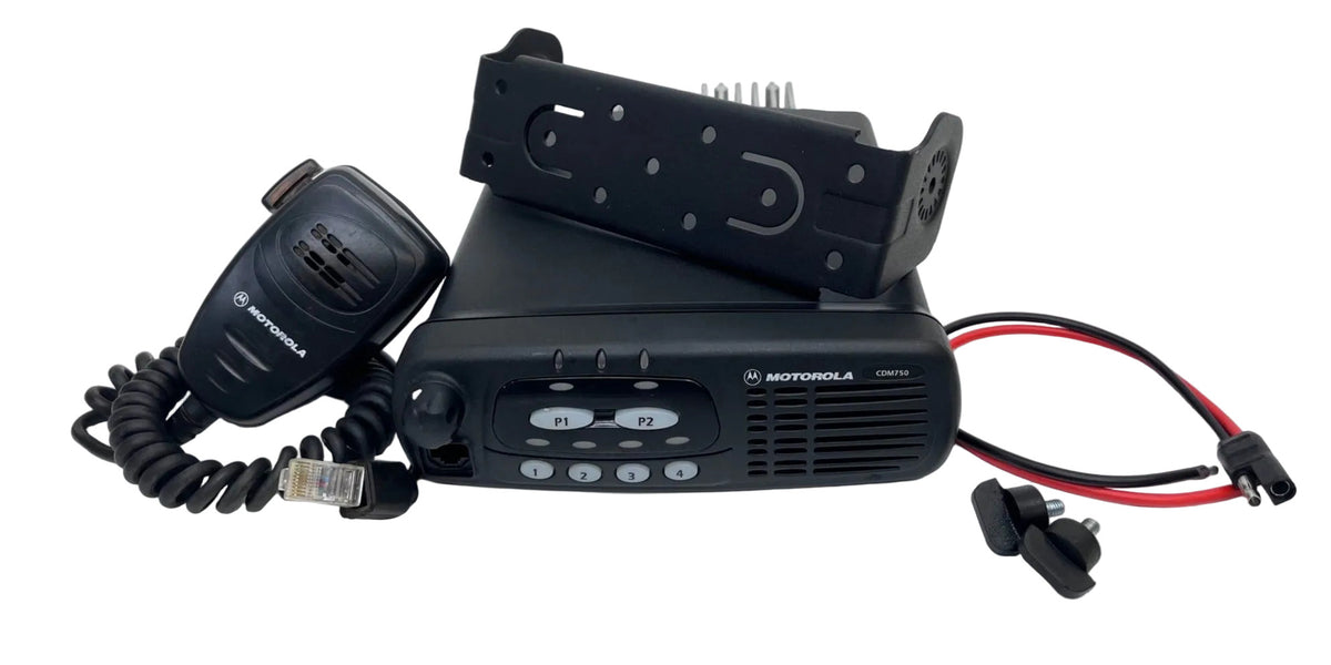 Motorola CDM750 AAM25BKC9AA1AN Low Band Mobile Radio