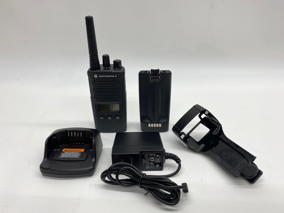 Motorola RMU2080D Portable UHF Radio RMU2080BDLAA - HaloidRadios.com