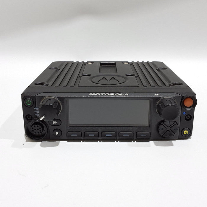 MOTOROLA APX6500 BN MODEL 7/800 MHZ WITH E5 CONTROL HEAD