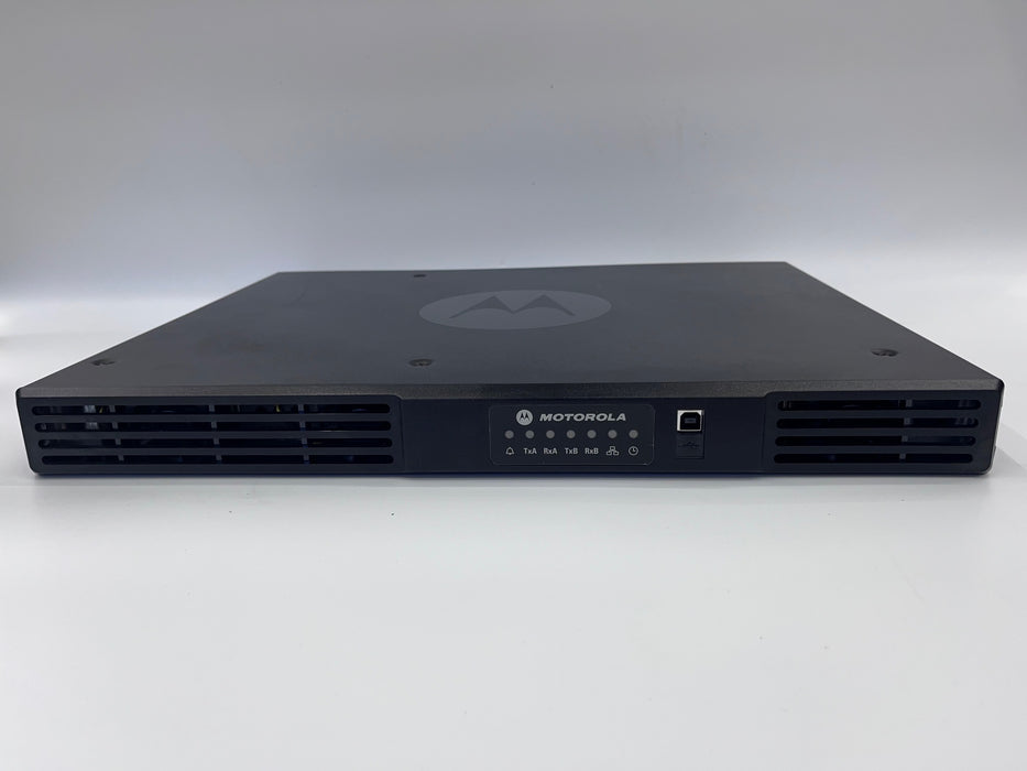 Motorola SLR5700 AAR10QCGANQ1AN UHF R1 Repeater  - UHF MOTOTRBO REPEATER