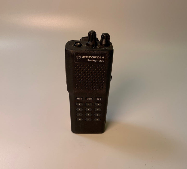 Motorola Radius P1225 P94ZPC90C2AA UHF Portable Radio